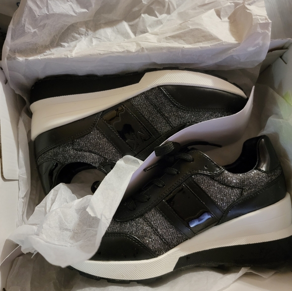 Michael Kors Mabel Trainer - Picture 1 of 6